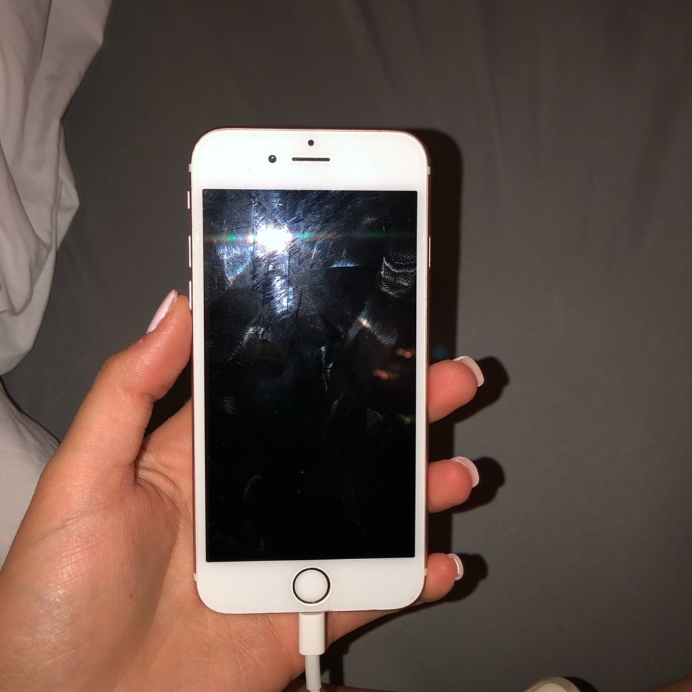 Rose Gold Iphone 6s 32 gb unlocked